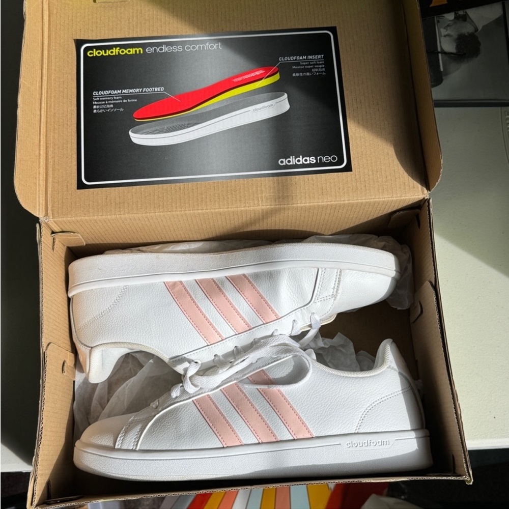 Women’s size 11 Adidas Neo cloudfoam sneakers